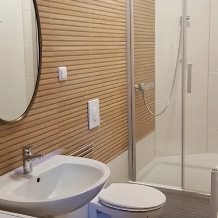 Elena Flat Tulpe Zentrum دوسبرغ